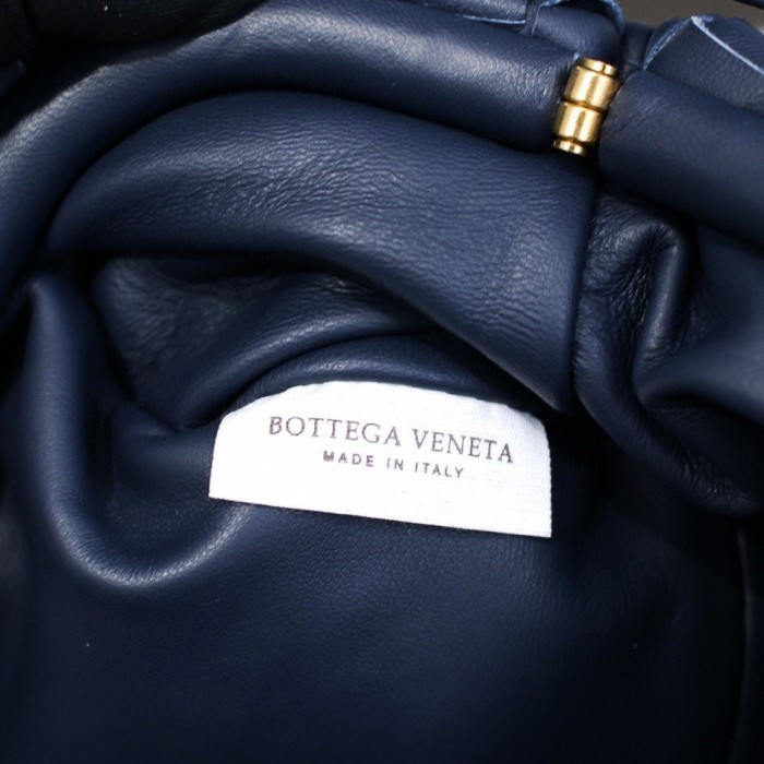 handbags Bottega Veneta The pouch size:23*13*8