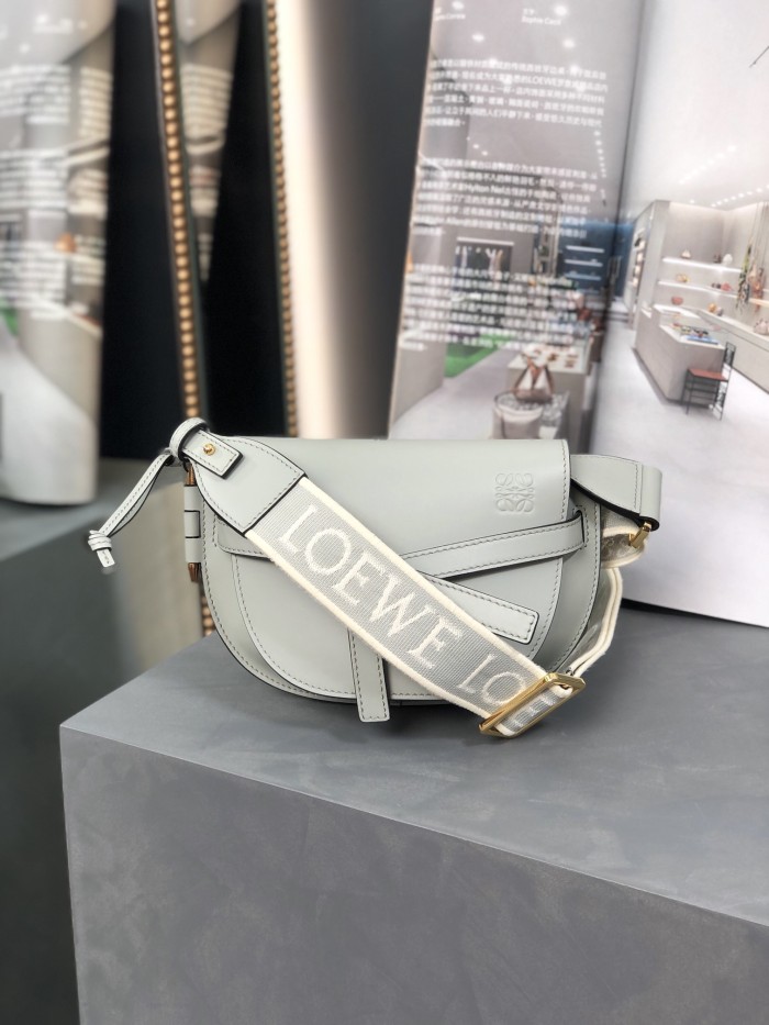  Handbags LOEWE 𝘔𝘪𝘯𝘪 𝘎𝘢𝘵𝘦 size:15*12.5*9cm