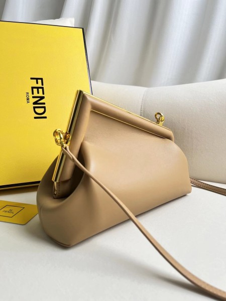 handbags FENDI 2218 size:18*26*9.5cm