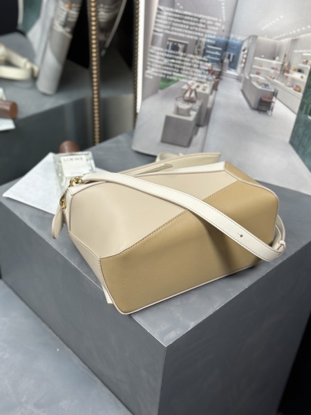  Handbags LOEWE 𝙋𝙪𝙯𝙯𝙡𝙚 𝙀𝙙𝙜𝙚 size:24-10.5-16 cm