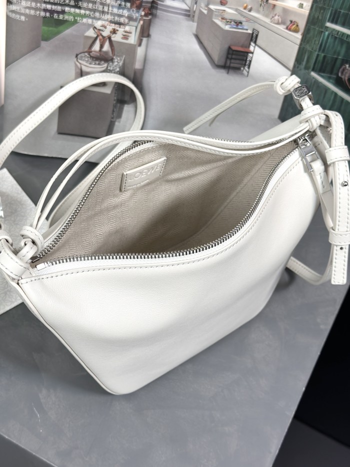  Handbags LOEWE 𝗛𝗮𝗺𝗺𝗼𝗰𝗸 𝗵𝗼𝗯𝗼 size:28-17-9.5 cm