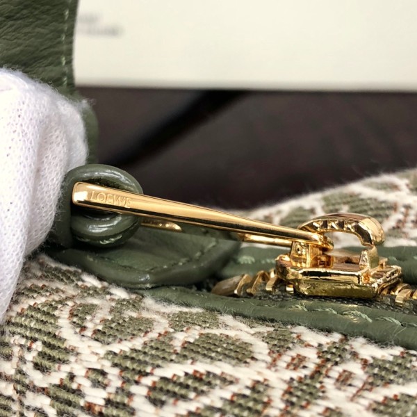  Handbags LOEWE 𝐂𝐮𝐛𝐢   size:21-12-12.5 cm