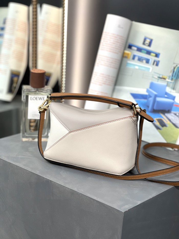  Handbags LOEWE 𝙈𝙞𝙣𝙞 𝙋𝙪𝙯𝙯𝙡𝙚 𝙀𝙙𝙜𝙚 size:18-8-12.5 cm