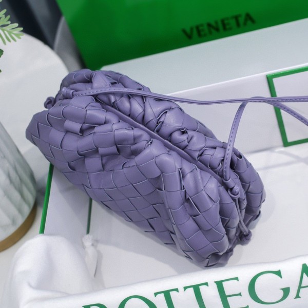 handbags Bottega Veneta The pouch size:23*13*8