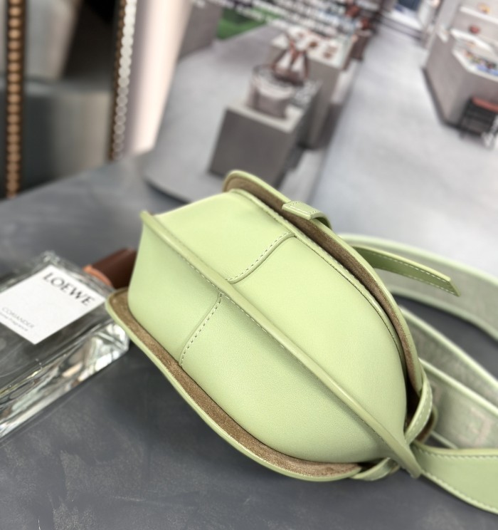  Handbags LOEWE 𝘔𝘪𝘯𝘪 𝘎𝘢𝘵𝘦 size:15*12.5*9cm