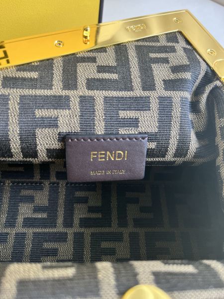 handbags FENDI 2218 size:18*26*9.5cm