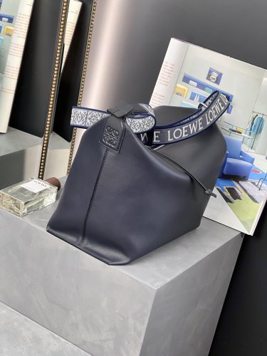  Handbags LOEWE 𝐂𝐮𝐛𝐢   size:43-13.5-29 cm