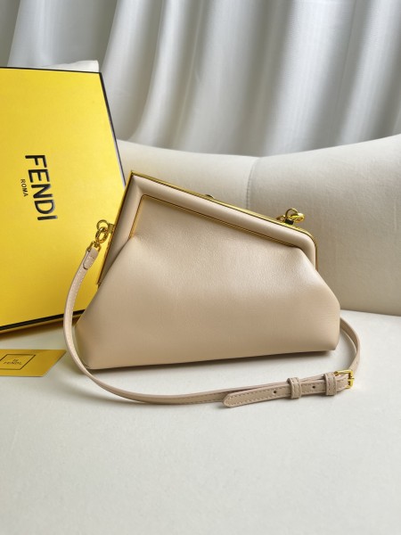 handbags FENDI 8BP129-ABVE-F0E65 size 26*9.5*18 cm