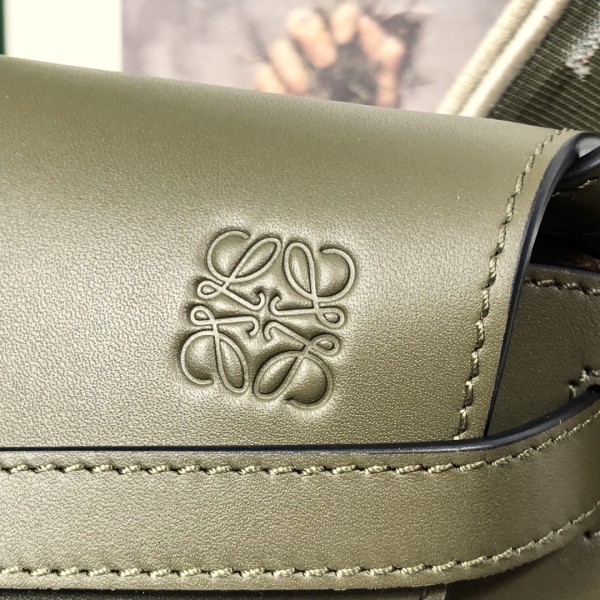  Handbags LOEWE 𝘔𝘪𝘯𝘪 𝘎𝘢𝘵𝘦 size:15*12.5*9cm