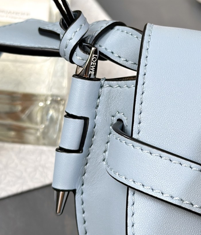  Handbags LOEWE 𝘔𝘪𝘯𝘪 𝘎𝘢𝘵𝘦 size:15*12.5*9cm