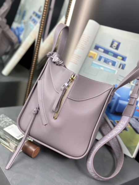  Handbags LOEWE 𝗛𝗮𝗺𝗺𝗼𝗰𝗸 size:20.8-19.5-14.4 cm