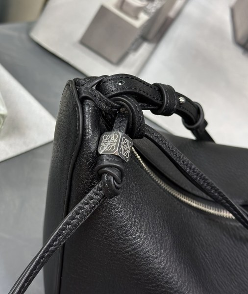  Handbags LOEWE 𝗛𝗮𝗺𝗺𝗼𝗰𝗸 𝗵𝗼𝗯𝗼 size:28-17-9.5 cm
