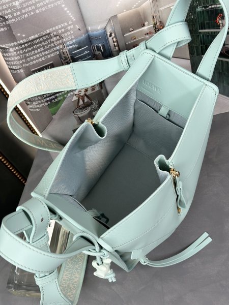  Handbags LOEWE 𝗛𝗮𝗺𝗺𝗼𝗰𝗸 size:20.8-19.5-14.4 cm