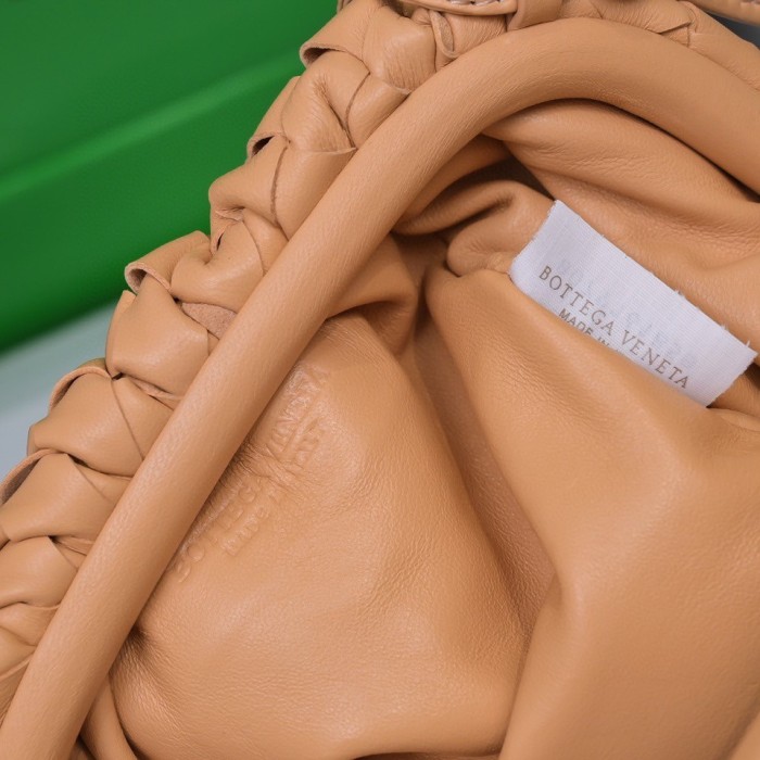 handbags Bottega Veneta The pouch size:23*13*8