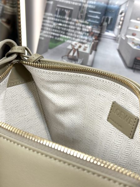  Handbags LOEWE 𝗛𝗮𝗺𝗺𝗼𝗰𝗸 𝗵𝗼𝗯𝗼 size:28-17-9.5 cm