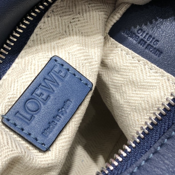  Handbags LOEWE ZP size:24−14-11 cm