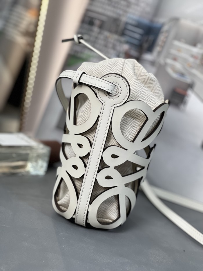  Handbags LOEWE 𝗔𝗻𝗮𝗴𝗿𝗮𝗺 size:21-12-7 cm