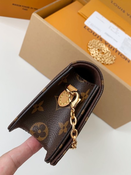  Handbags Louis Vuitton M82509 size:20.7x10.2x3.5 cm