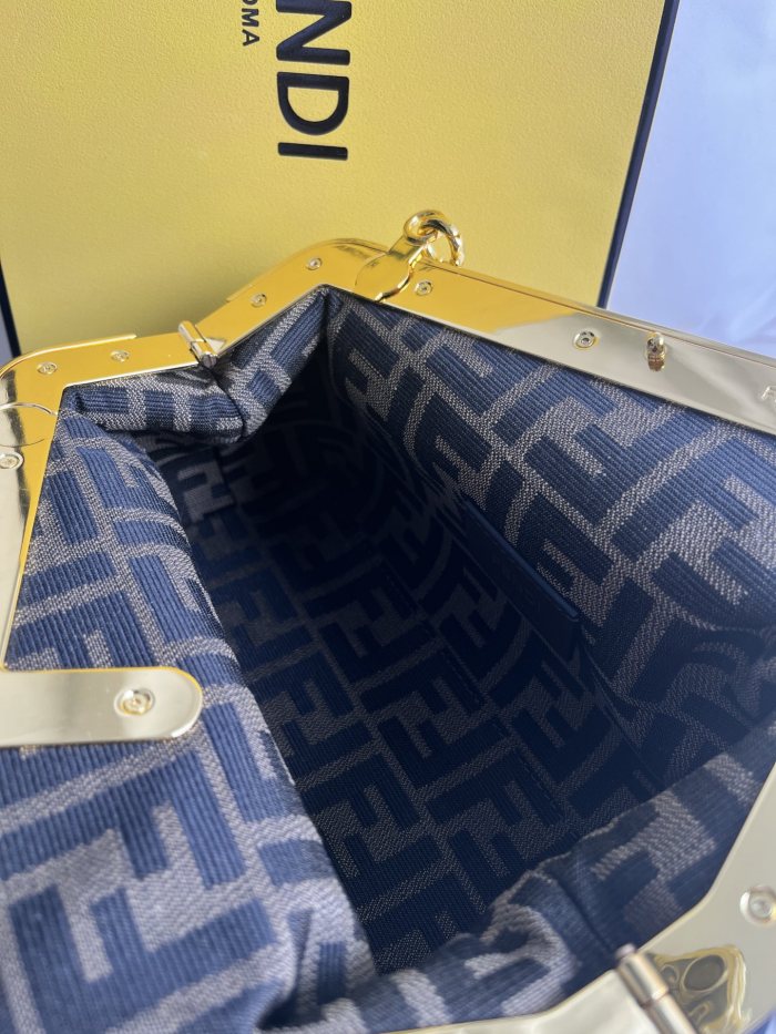 handbags FENDI 2218 size:18*26*9.5cm