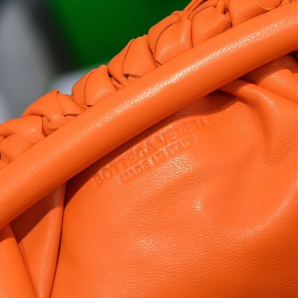 handbags Bottega Veneta The pouch size:23*13*8