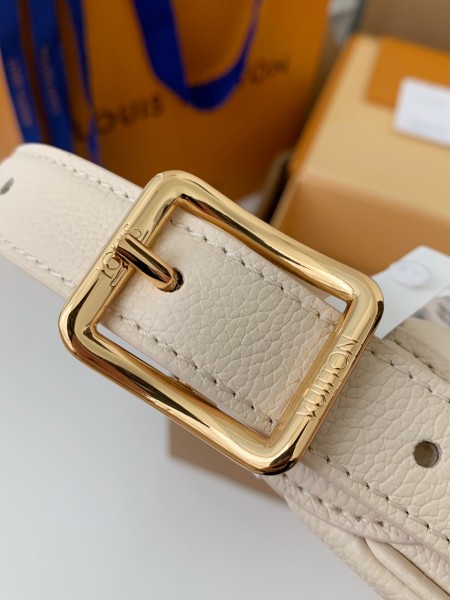  Handbags Louis Vuitton M82391 size:20.5*11*5 cm