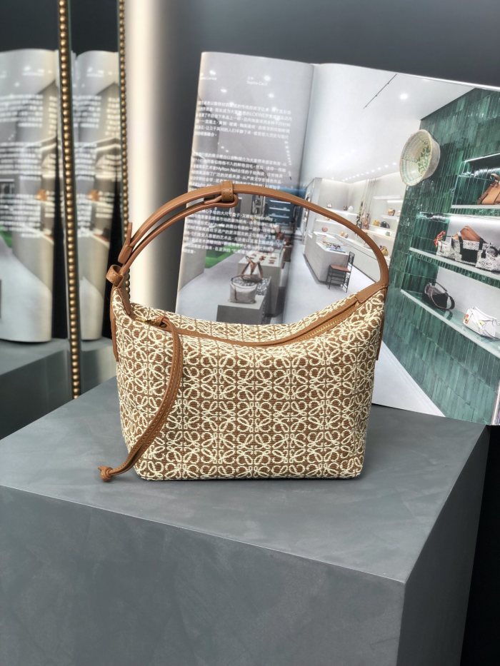  Handbags LOEWE 𝐂𝐮𝐛𝐢   size:21-12-17 cm