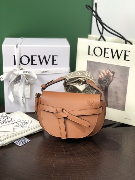  Handbags LOEWE 𝘔𝘪𝘯𝘪 𝘎𝘢𝘵𝘦 size:15*12.5*9cm