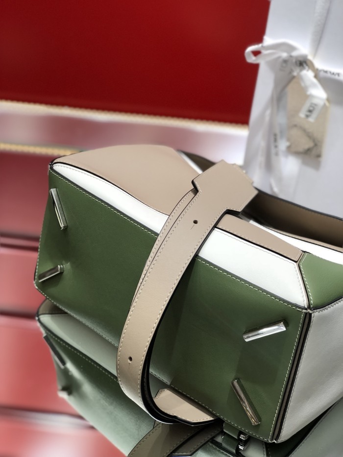  Handbags LOEWE Ykk size:29x18x12 cm