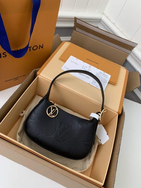  Handbags Louis Vuitton M82391 size:20.5*11*5 cm