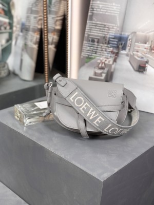  Handbags LOEWE 𝘔𝘪𝘯𝘪 𝘎𝘢𝘵𝘦 size:15*12.5*9cm