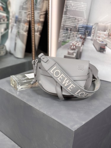  Handbags LOEWE 𝘔𝘪𝘯𝘪 𝘎𝘢𝘵𝘦 size:15*12.5*9cm