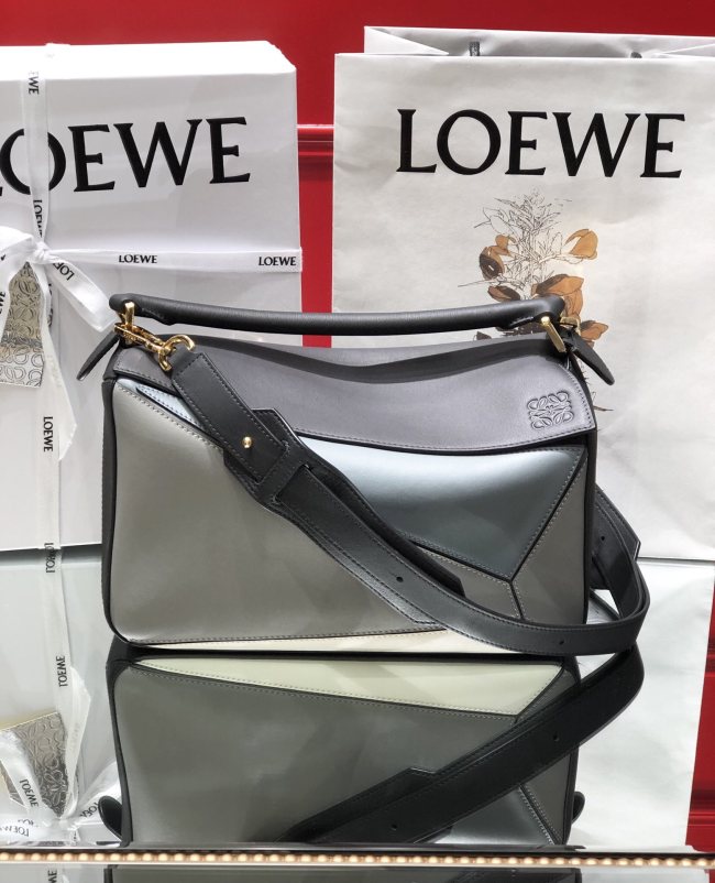  Handbags LOEWE Ykk size:29x18x12 cm