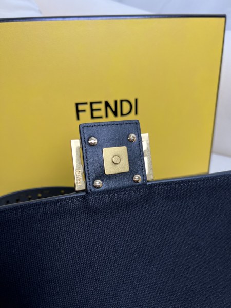 handbags FENDI Baguette size:26*6.5*13.5cm