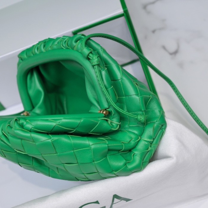 handbags Bottega Veneta The pouch size:23*13*8