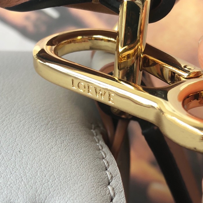  Handbags LOEWE ZP size:24−14-11 cm