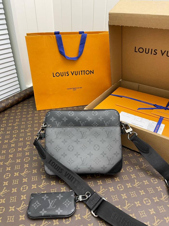 Louis Vuitton Trio Messenger Monogram Eclipse Reverse Gray M69443 size:25*7*18.5 cm