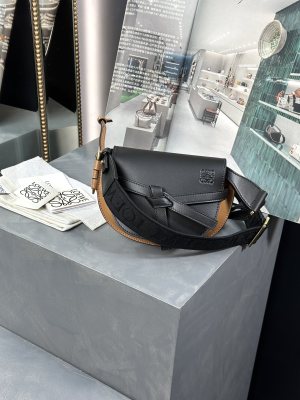  Handbags LOEWE 𝘔𝘪𝘯𝘪 𝘎𝘢𝘵𝘦 size:15*12.5*9cm