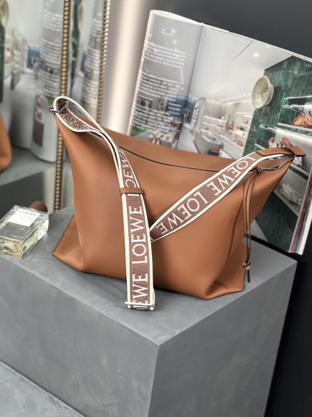  Handbags LOEWE 𝐂𝐮𝐛𝐢   size:43-13.5-29 cm
