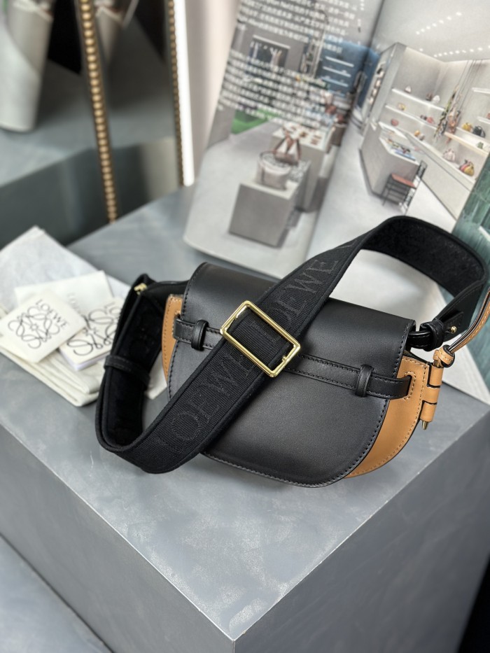  Handbags LOEWE 𝘔𝘪𝘯𝘪 𝘎𝘢𝘵𝘦 size:15*12.5*9cm