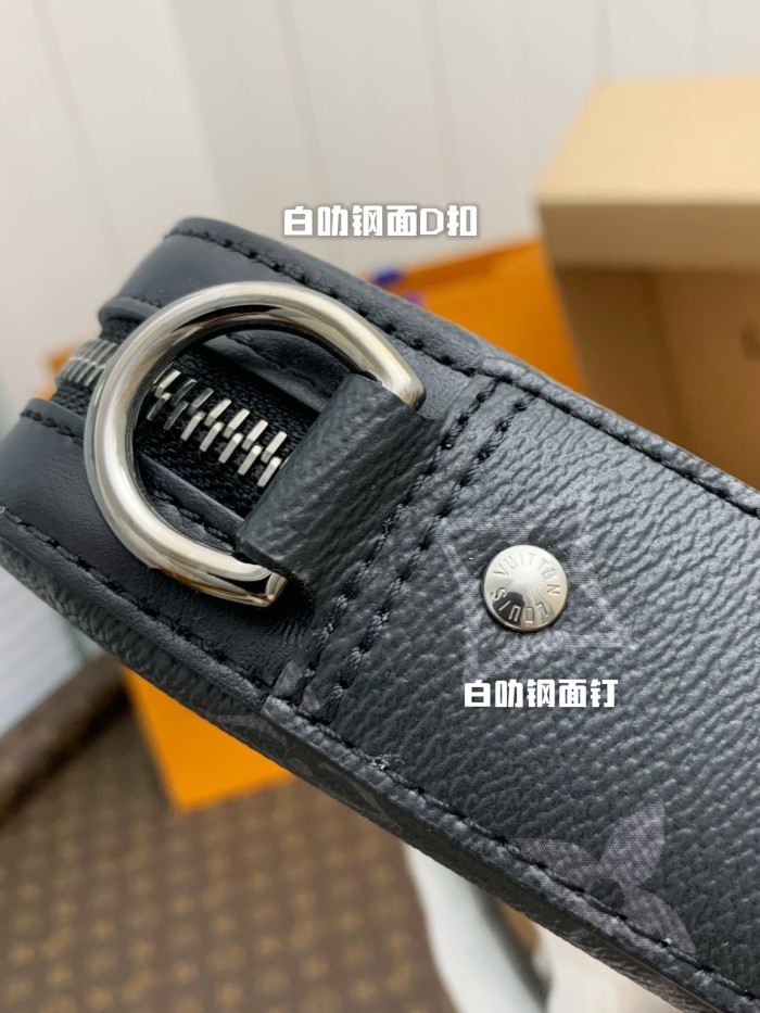 Louis Vuitton Trio Messenger Monogram Eclipse Reverse Gray M69443 size:25*7*18.5 cm