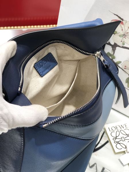  Handbags LOEWE ZP size:24−14-11 cm