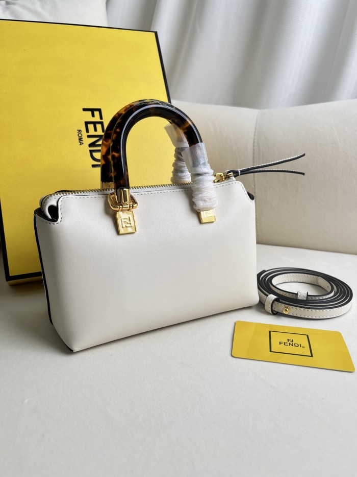 handbags FENDI 8BS067 size:20.5*12*9cm