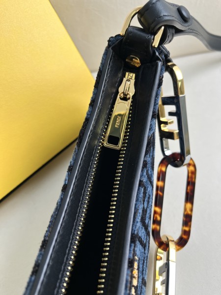 handbags FENDI 225 size:32*11*5cm