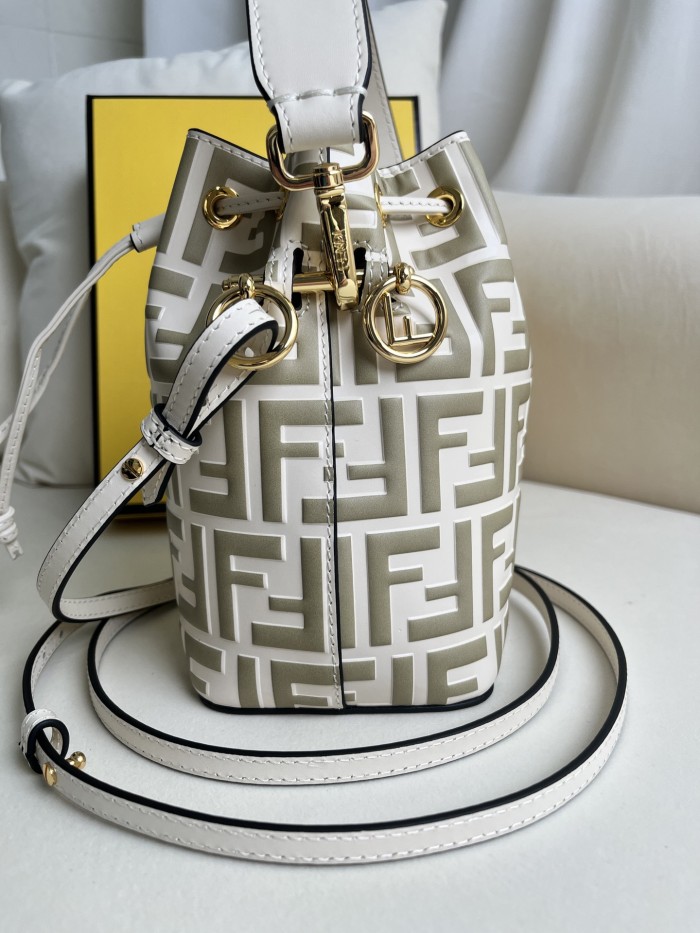 handbags FENDI 226 size:12*18*10cm