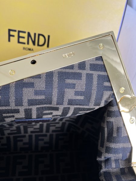 handbags FENDI 209 size:32.5*15*23.5cm