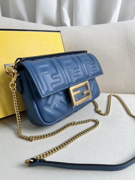 handbags FENDI 212 size:19*11.5*4cm