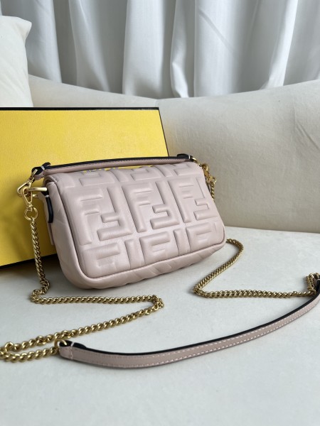 handbags FENDI 212 size:19*11.5*4cm