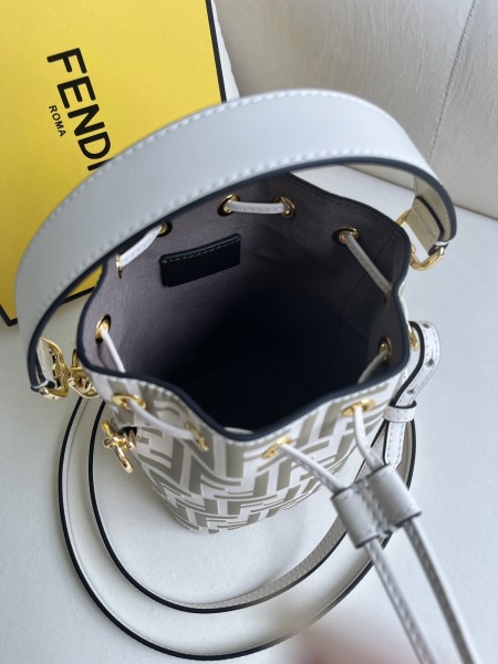 handbags FENDI 226 size:12*18*10cm