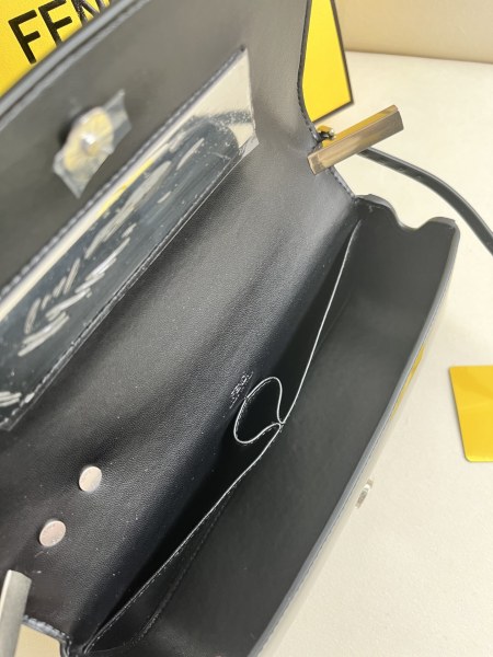 handbags FENDI 8605 size:23*13*7cm