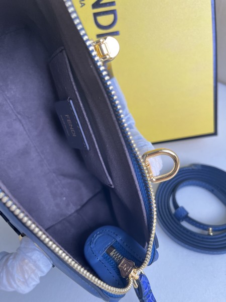 handbags FENDI 8BS067 size:20.5*12*9cm